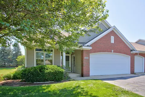 6010 Heritage Meadow Dr, Holland, MI 49423