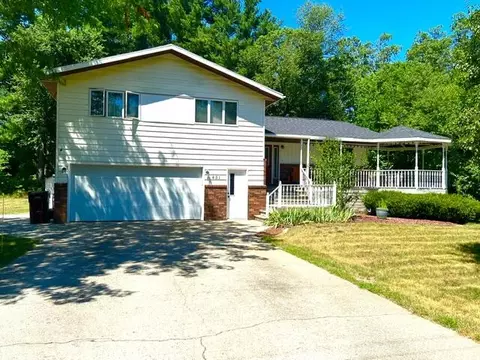 451 S Dangl Rd, Muskegon, MI 49442