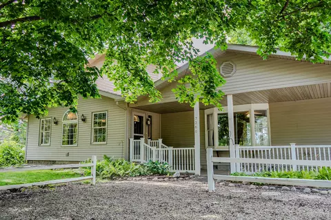 7260 W Kinsel Hwy, Vermontville, MI 49096