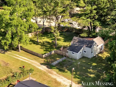 View/Area - 769 S Pine Ave, White Cloud, MI 49349 photo 2 of 7