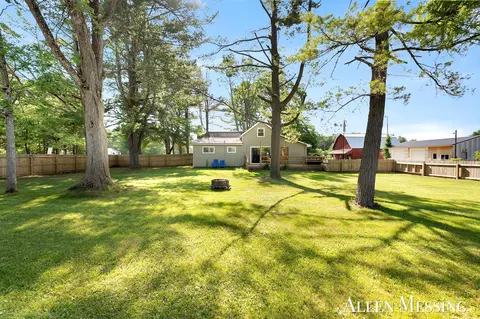 Exterior - 769 S Pine Ave, White Cloud, MI 49349 photo 5 of 10