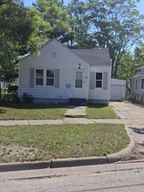 1958 Terrace St, Muskegon, MI 49442