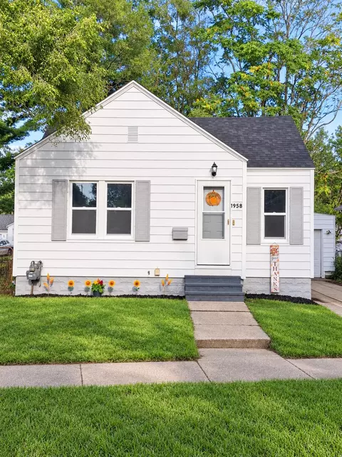 1958 Terrace St, Muskegon, MI 49442