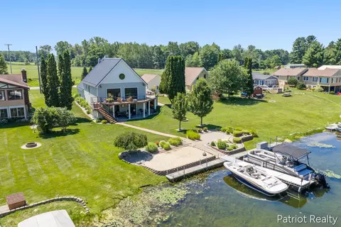 Exterior - 5683 E 92nd St, Newaygo, MI 49337 photo 9 of 9