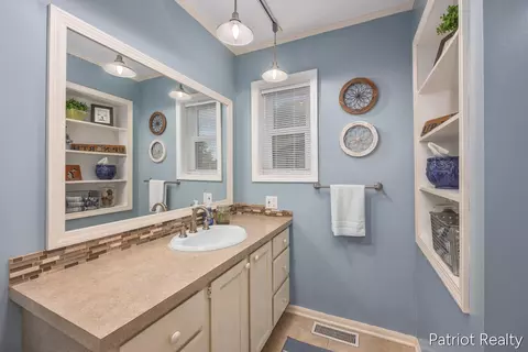 Bath - 5683 E 92nd St, Newaygo, MI 49337 photo 1 of 4