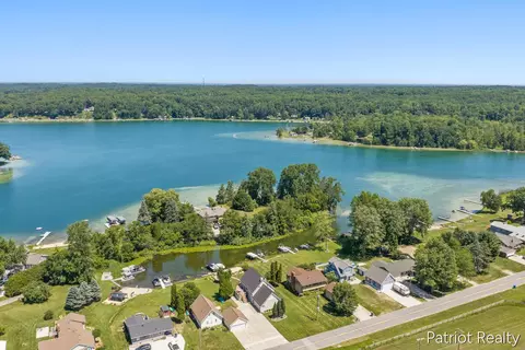 View/Area - 5683 E 92nd St, Newaygo, MI 49337 photo 4 of 7