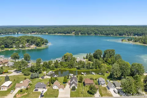 View/Area - 5683 E 92nd St, Newaygo, MI 49337 photo 3 of 7