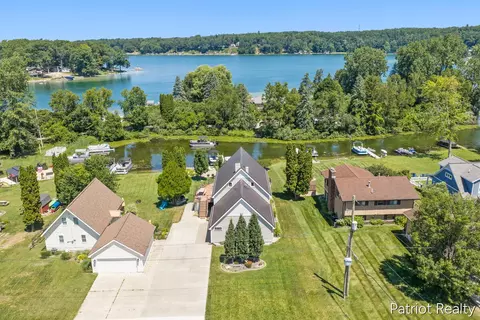 View/Area - 5683 E 92nd St, Newaygo, MI 49337 photo 1 of 7
