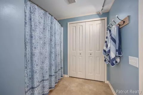 Bath - 5683 E 92nd St, Newaygo, MI 49337 photo 2 of 4