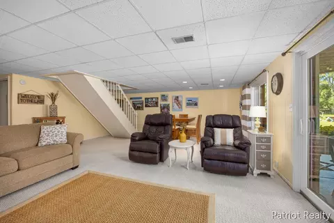 Living - 5683 E 92nd St, Newaygo, MI 49337 photo 5 of 6