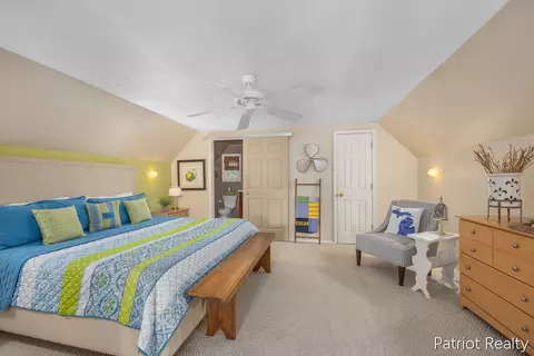 Bedroom - 5683 E 92nd St, Newaygo, MI 49337 photo 4 of 5