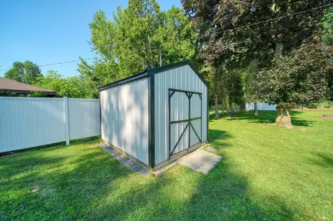 Exterior - 5445 Sharon Dr, Jackson, MI 49203 photo 14 of 21
