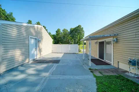 Exterior - 5445 Sharon Dr, Jackson, MI 49203 photo 17 of 21