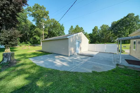Exterior - 5445 Sharon Dr, Jackson, MI 49203 photo 2 of 21