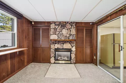 Living - 5445 Sharon Dr, Jackson, MI 49203 photo 4 of 4