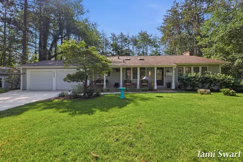 16864 Timber Dunes Dr, Grand Haven, MI 49417
