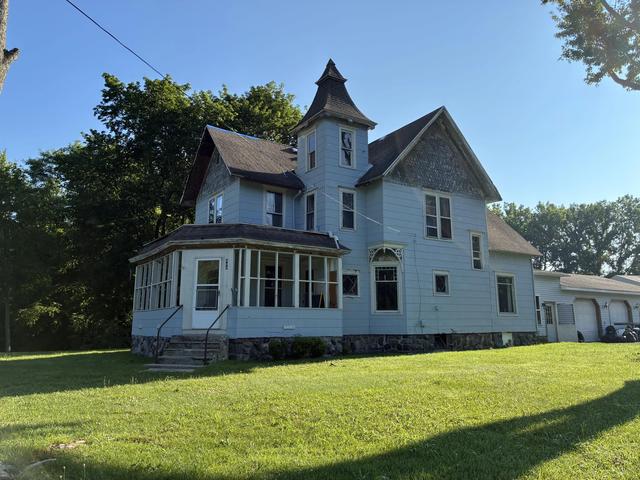 404 N Paw Paw St, Lawrence, MI 49064
