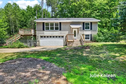 6570 Holly Dr, West Olive, MI 49460