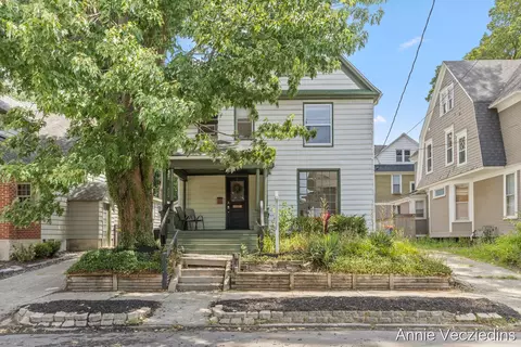 262 Hollister Ave SE, Grand Rapids, MI 49506