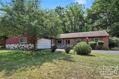 3052 Bonita Dr SE, Grand Rapids, MI 49508
