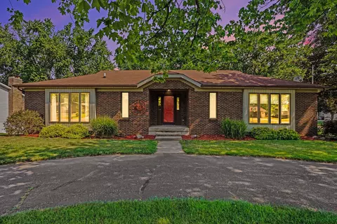 171 Sunnybrook Dr SW, Grandville, MI 49418