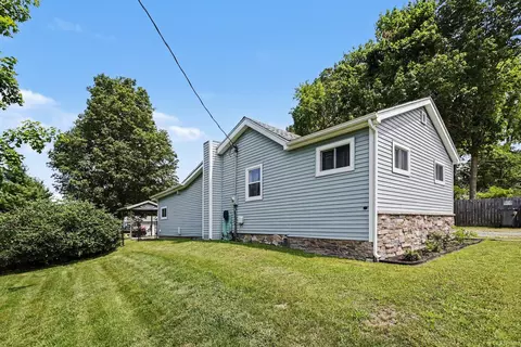 26830 Hamilton St, Edwardsburg, MI 49112