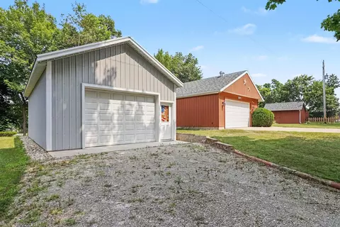 Exterior - 13492 Riverside Dr, Constantine, MI 49042 photo 4 of 8