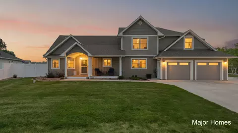 291 Lake Point Dr, Lake Odessa, MI 48849