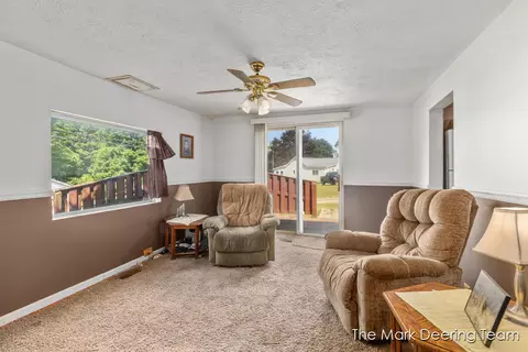 Living - 522 Ionia St, Belding, MI 48809 photo 1 of 4