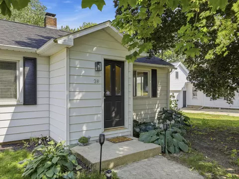 38 Arthur St, Grant, MI 49327 photo 3