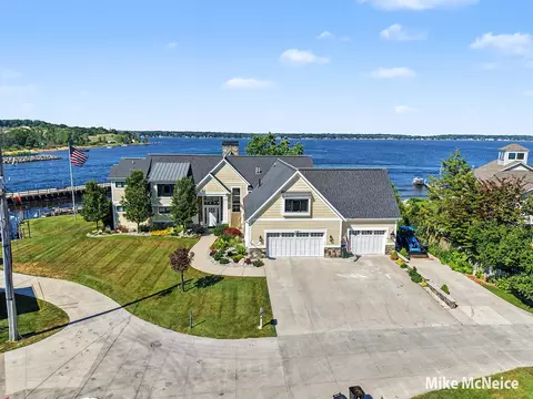 3380 Fulton Ave, Muskegon, MI 49441