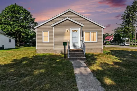 509 N Delia St, Ludington, MI 49431