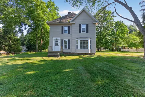 Exterior - 2807 Mccain Rd, Jackson, MI 49203 photo 3 of 10