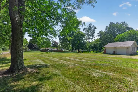 Exterior - 2807 Mccain Rd, Jackson, MI 49203 photo 8 of 10