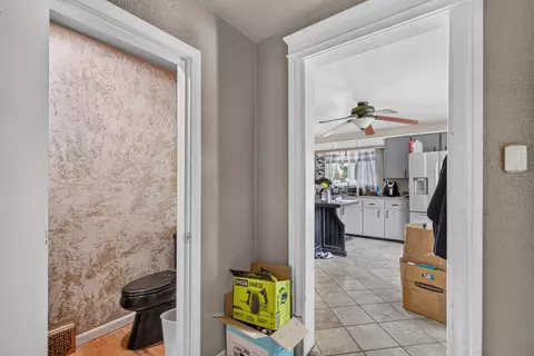 Entry Way - 2807 Mccain Rd, Jackson, MI 49203 photo 5 of 6