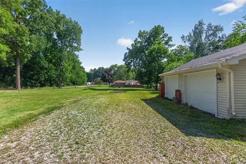 Exterior - 2807 Mccain Rd, Jackson, MI 49203 photo 6 of 10