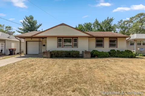 4431 Burgis Ave SE, Grand Rapids, MI 49508