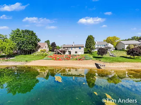 6090 Arroyo Vista Dr NE, Rockford, MI 49341