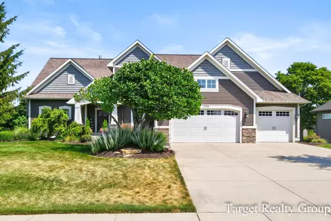 1705 N Bay Dr, Hudsonville, MI 49426