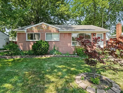 32740 Grandview Ave, Westland, MI 48186
