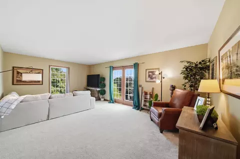 Living - 11329 Rosemary Ln, Munith, MI 49259 photo 3 of 3