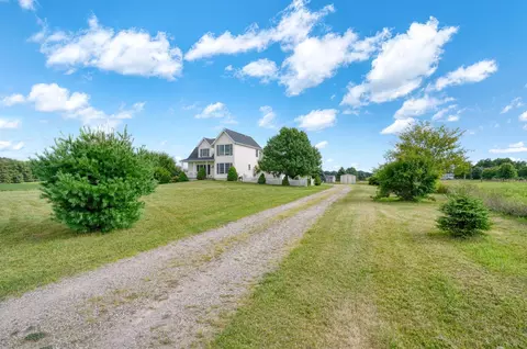 Exterior - 11329 Rosemary Ln, Munith, MI 49259 photo 5 of 26