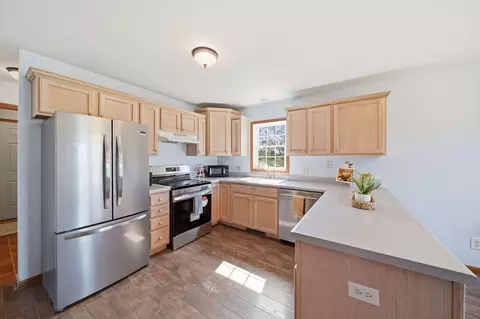 Kitchen - 11329 Rosemary Ln, Munith, MI 49259 photo 4 of 4