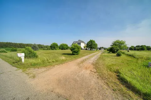 Exterior - 11329 Rosemary Ln, Munith, MI 49259 photo 8 of 26