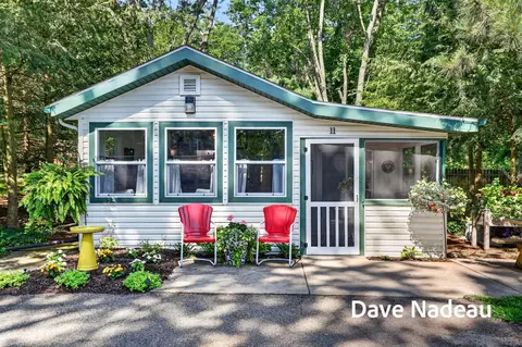 3581 65th St, Saugatuck, MI 49453