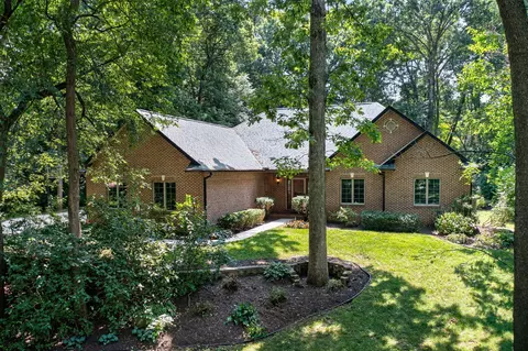 33141 Glen Eagle Ct, Niles, MI 49120