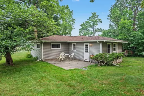 45296 15th Ave, Bloomingdale, MI 49026