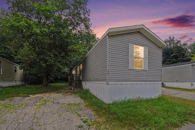 4281 Medie St, Dorr, MI 49323