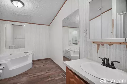 5705 E Riverside Dr, Lyons, MI 48851 photo 10