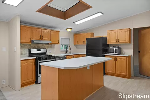 5705 E Riverside Dr, Lyons, MI 48851 photo 5